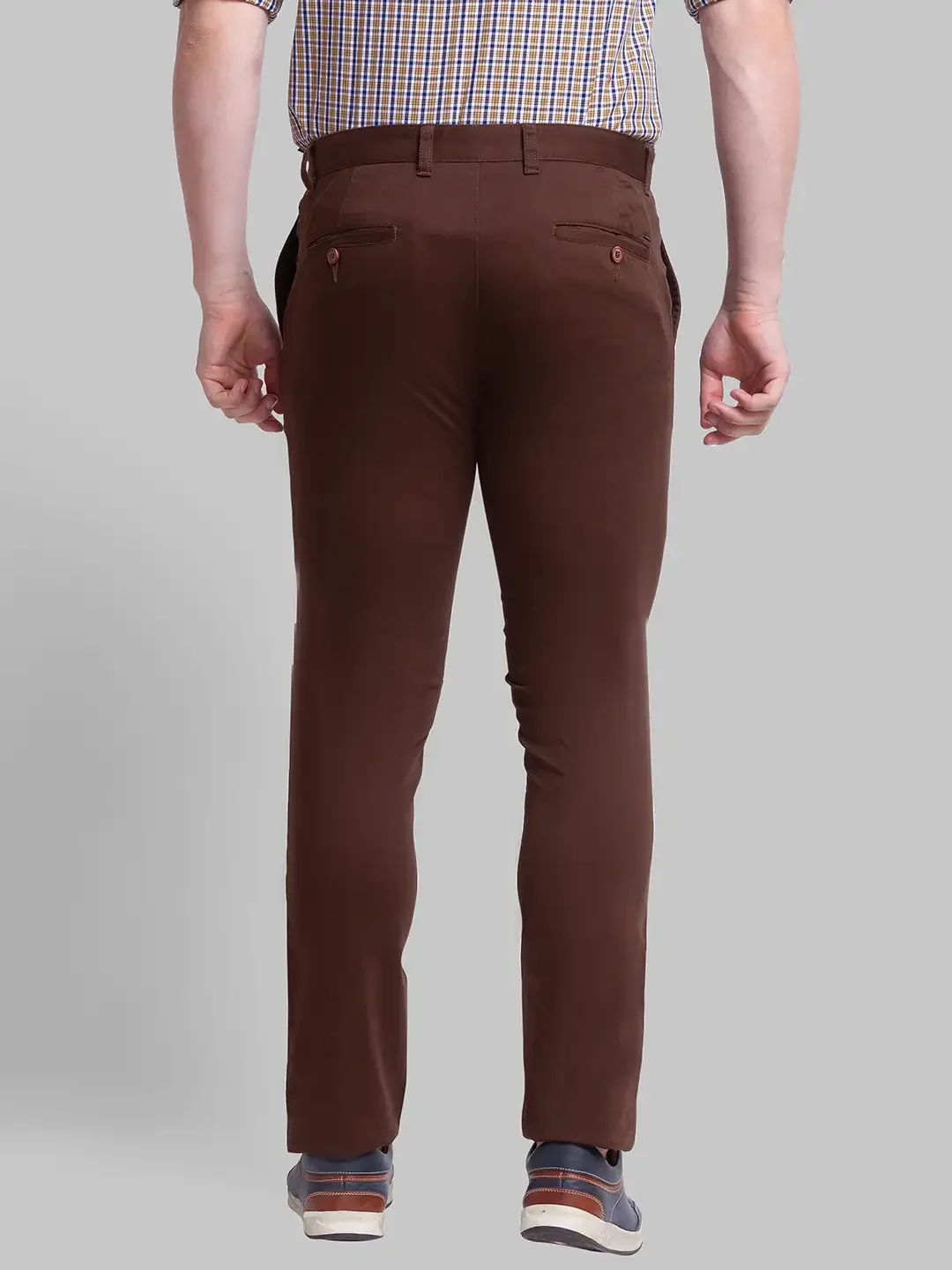 Men Brown Low Rise Tapered Fit Solid Cotton Blend Trouser - Image 4