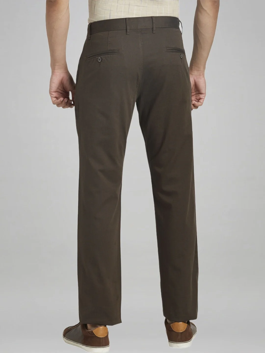 Men Brown Lrt Fit Yarn Dyed Cotton Blend Trouser - Image 4