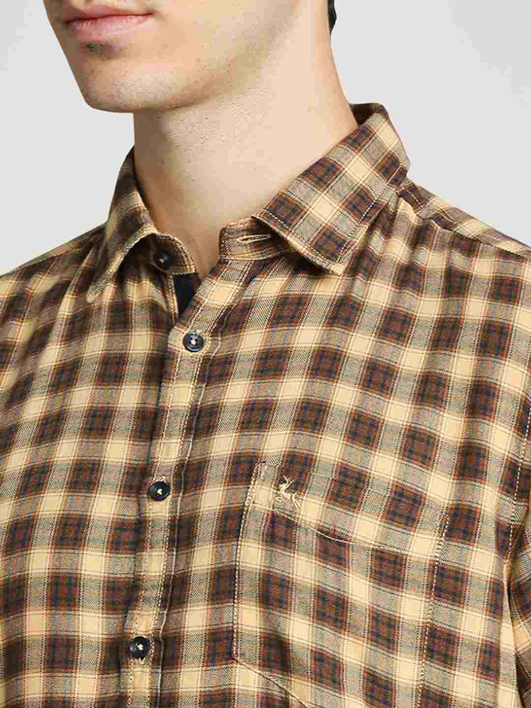 Men Brown Slim Fit Checks Cotton Blend Full Sleeve Shirts