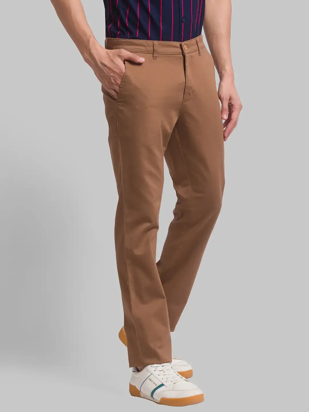 Men Brown Slim Fit Solid Cotton Blend Trouser - Image 2
