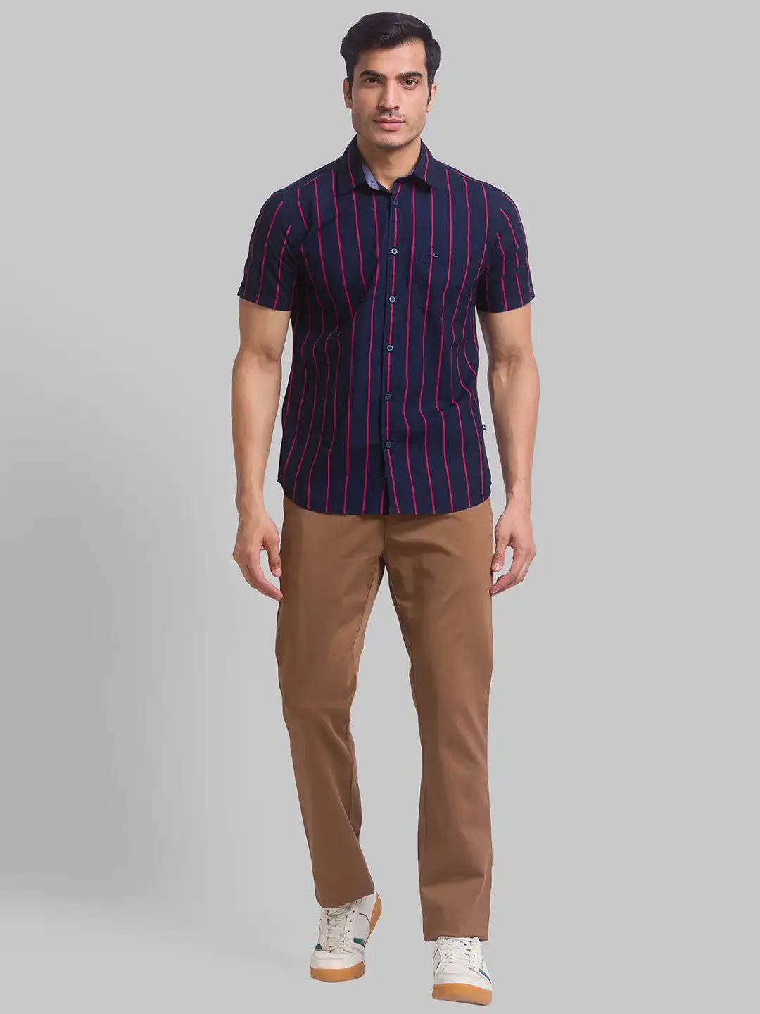 Men Brown Slim Fit Solid Cotton Blend Trouser - Image 5