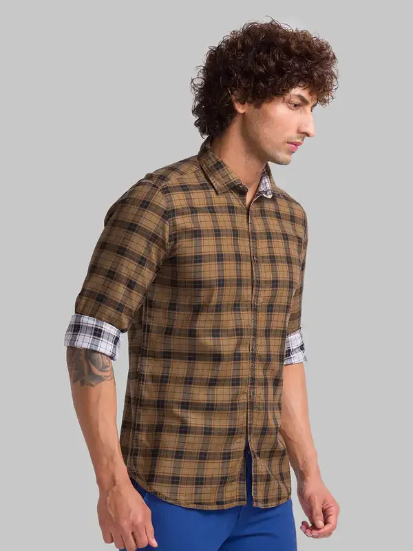 Men Brown Slim Fit Yarn Dyed Cotton Shirts - Image 3