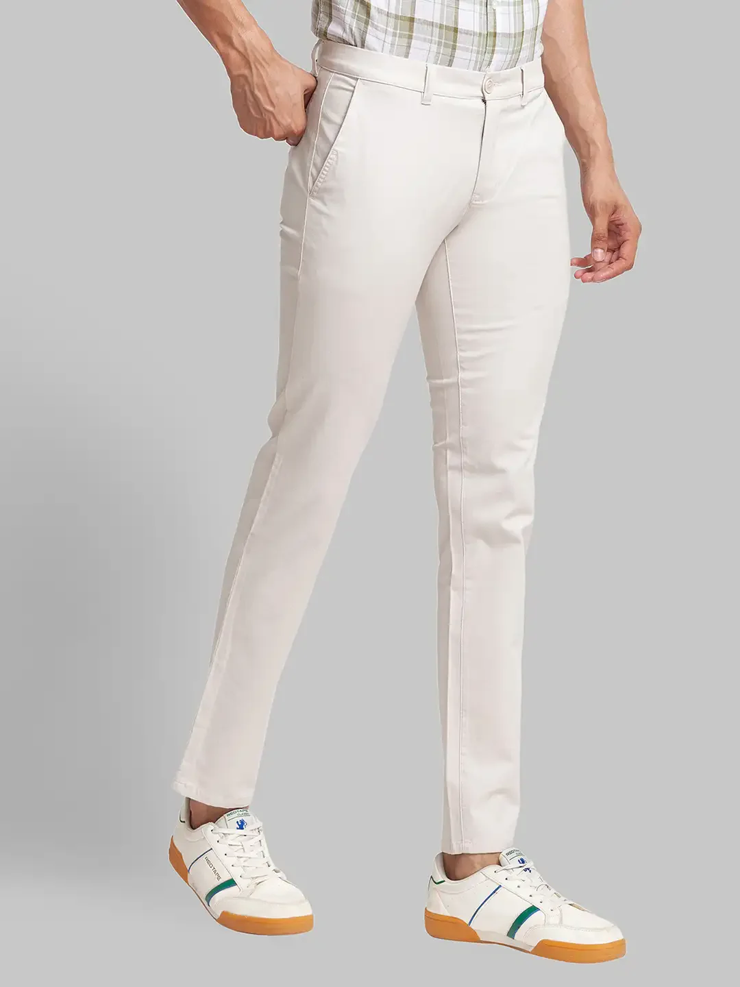 Men Fawn Low Rise Tapered Fit Solid Cotton Blend Trouser - Image 2