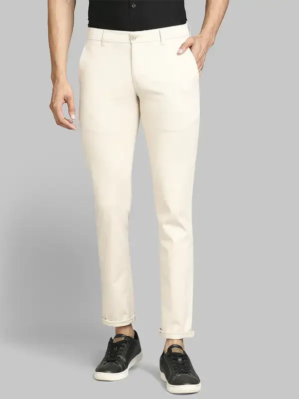 Men Fawn Lrt Fit Solid Cotton Blend Trouser