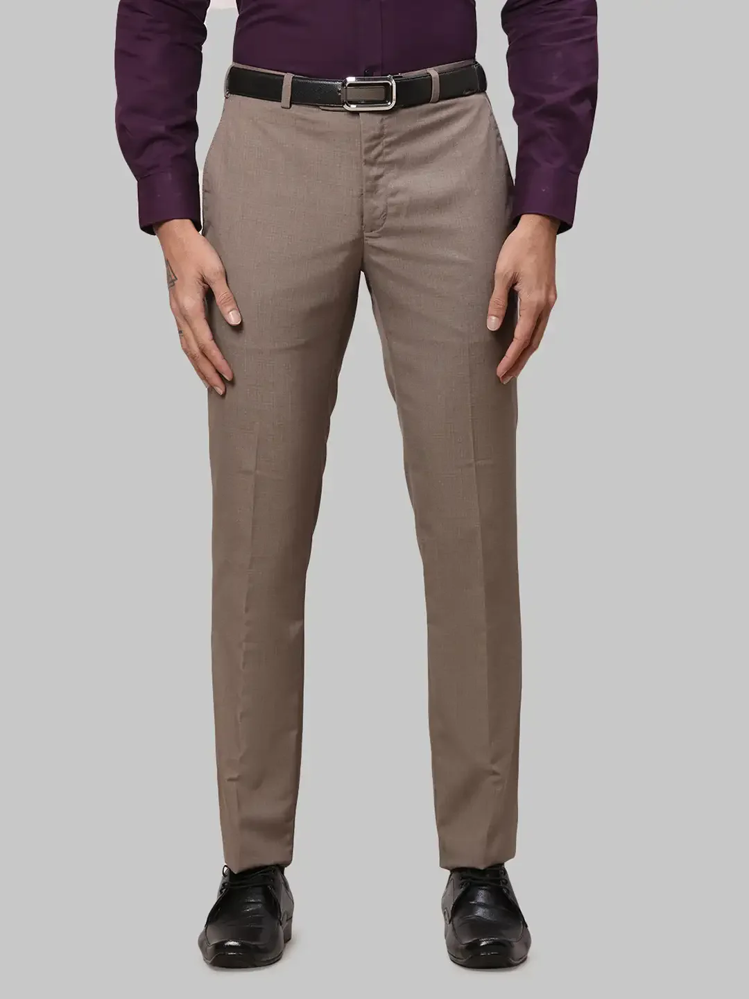 Men Fawn Slim Fit Checks Polyester Blend Trouser