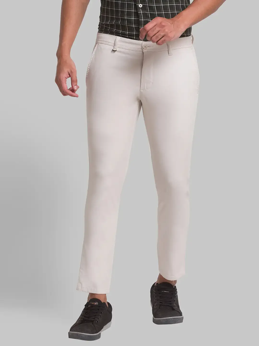 Men Fawn Super Slim Fit Solid Cotton Blend Trouser