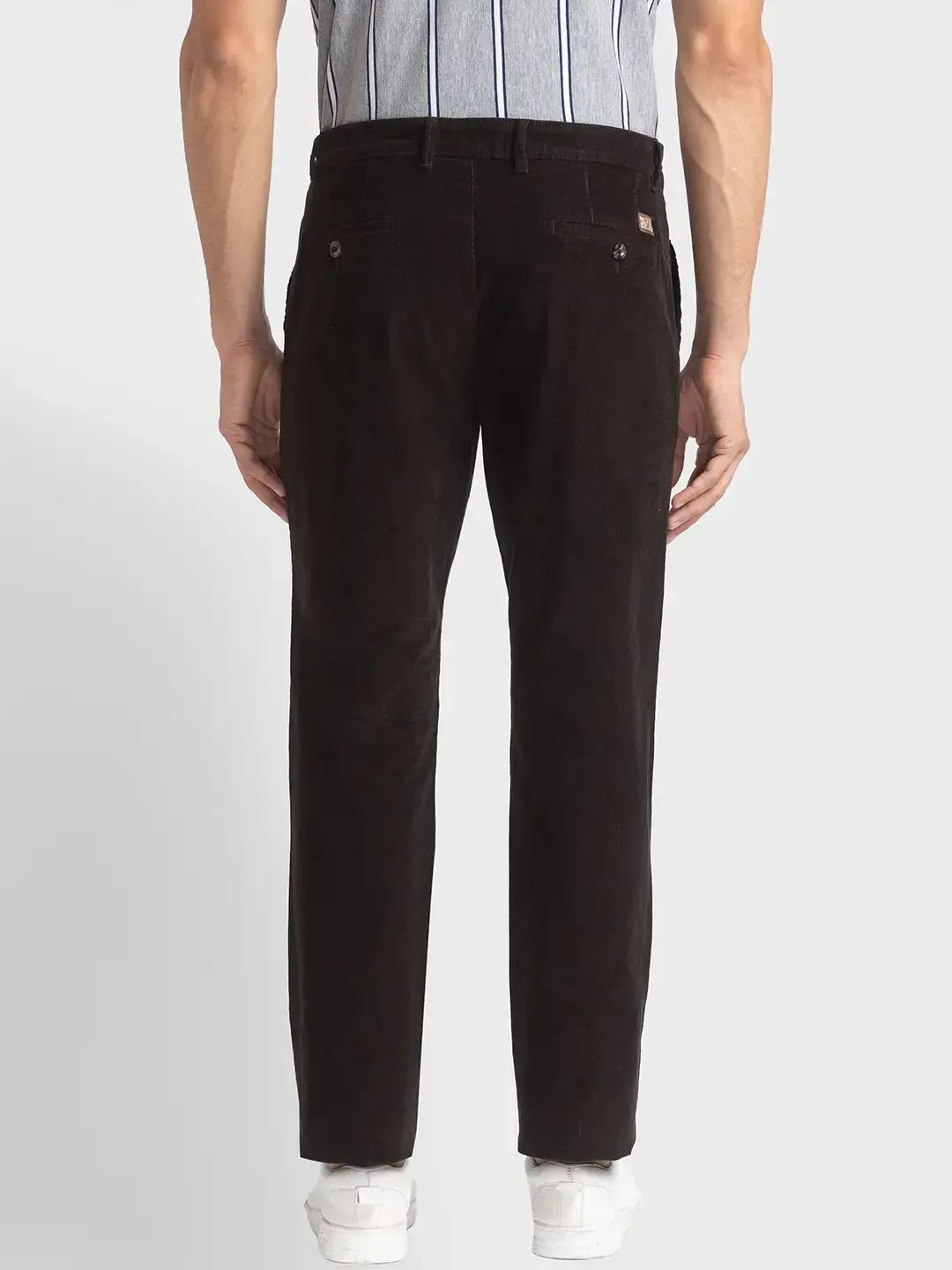 Men Green Contemporary Fit Solid Cotton Blend Trouser - Image 4