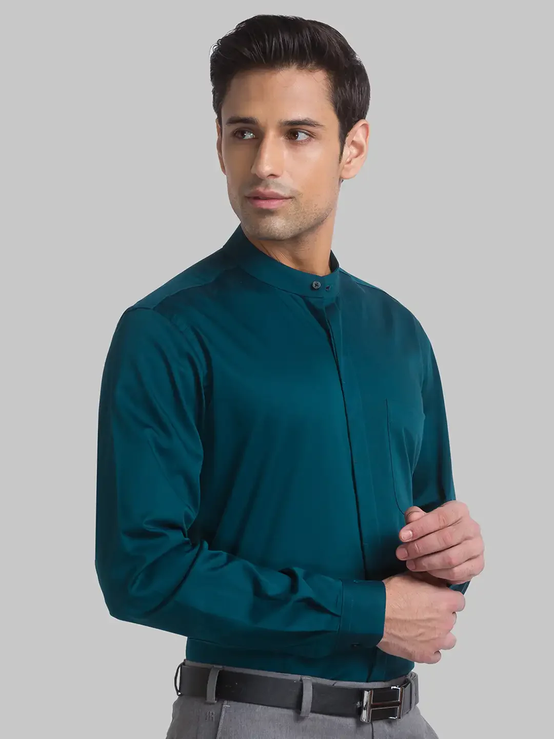 Men Green Contemporary Fit Solid Cotton Full Sleeve Shirts - Image 2