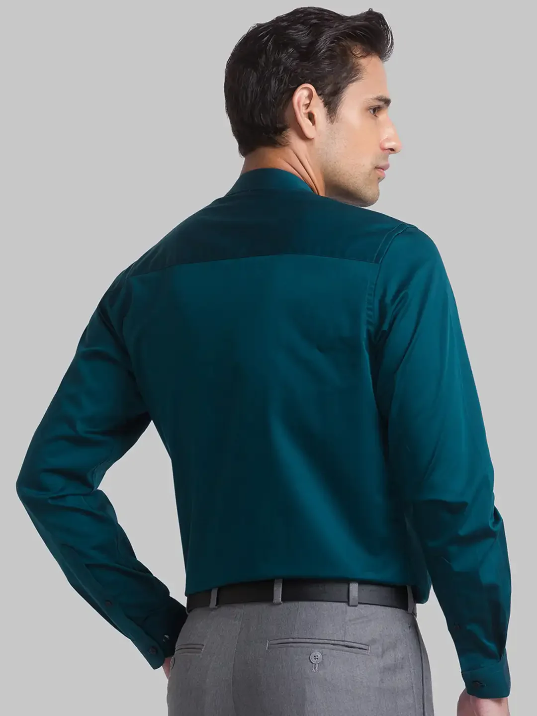 Men Green Contemporary Fit Solid Cotton Full Sleeve Shirts - Image 5