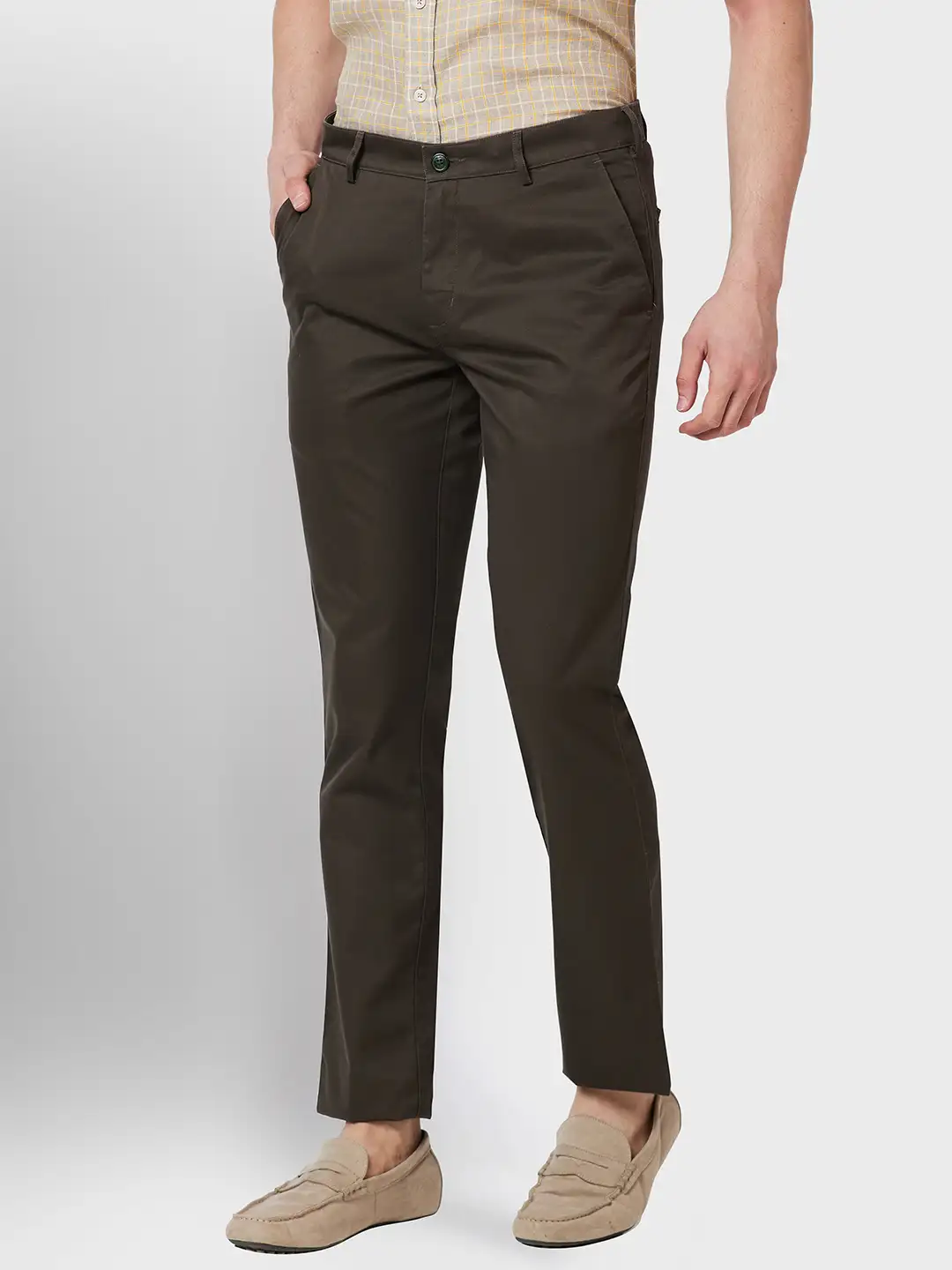 Men Green Contemporary Fit Solid Piece Dyed Cotton Trouser - Image 3