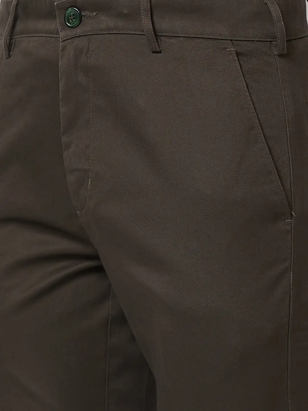 Men Green Contemporary Fit Solid Piece Dyed Cotton Trouser - Image 6