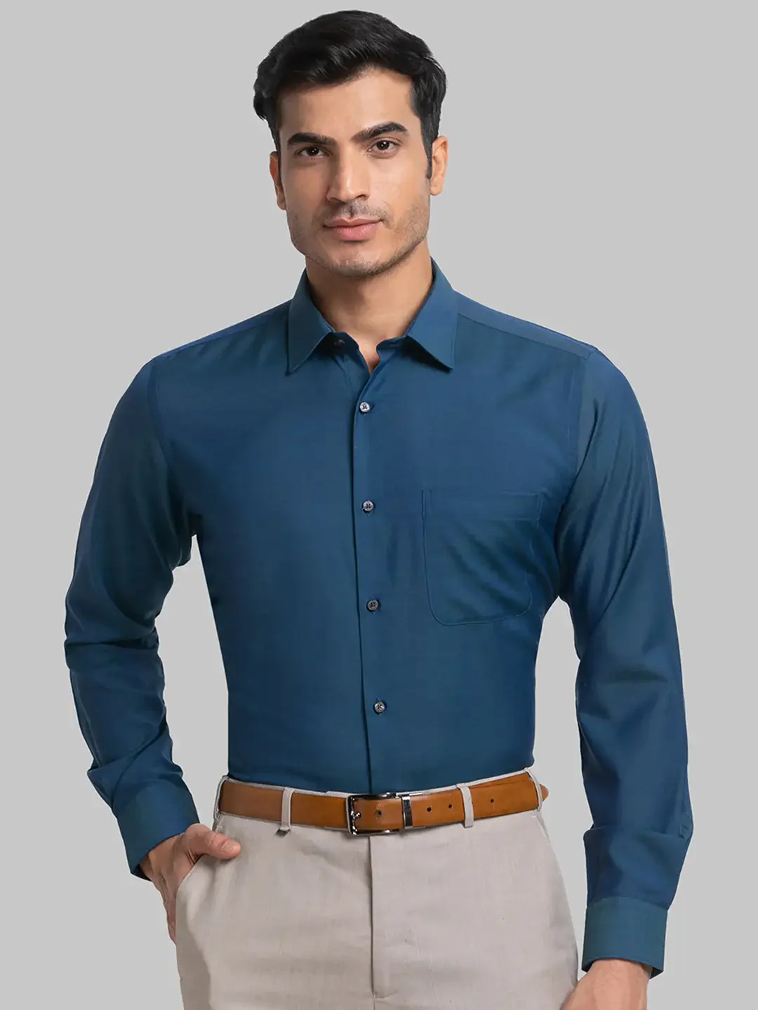 Men Green Contemporary Fit Solid Polyester Blend Cut Collar Shirts