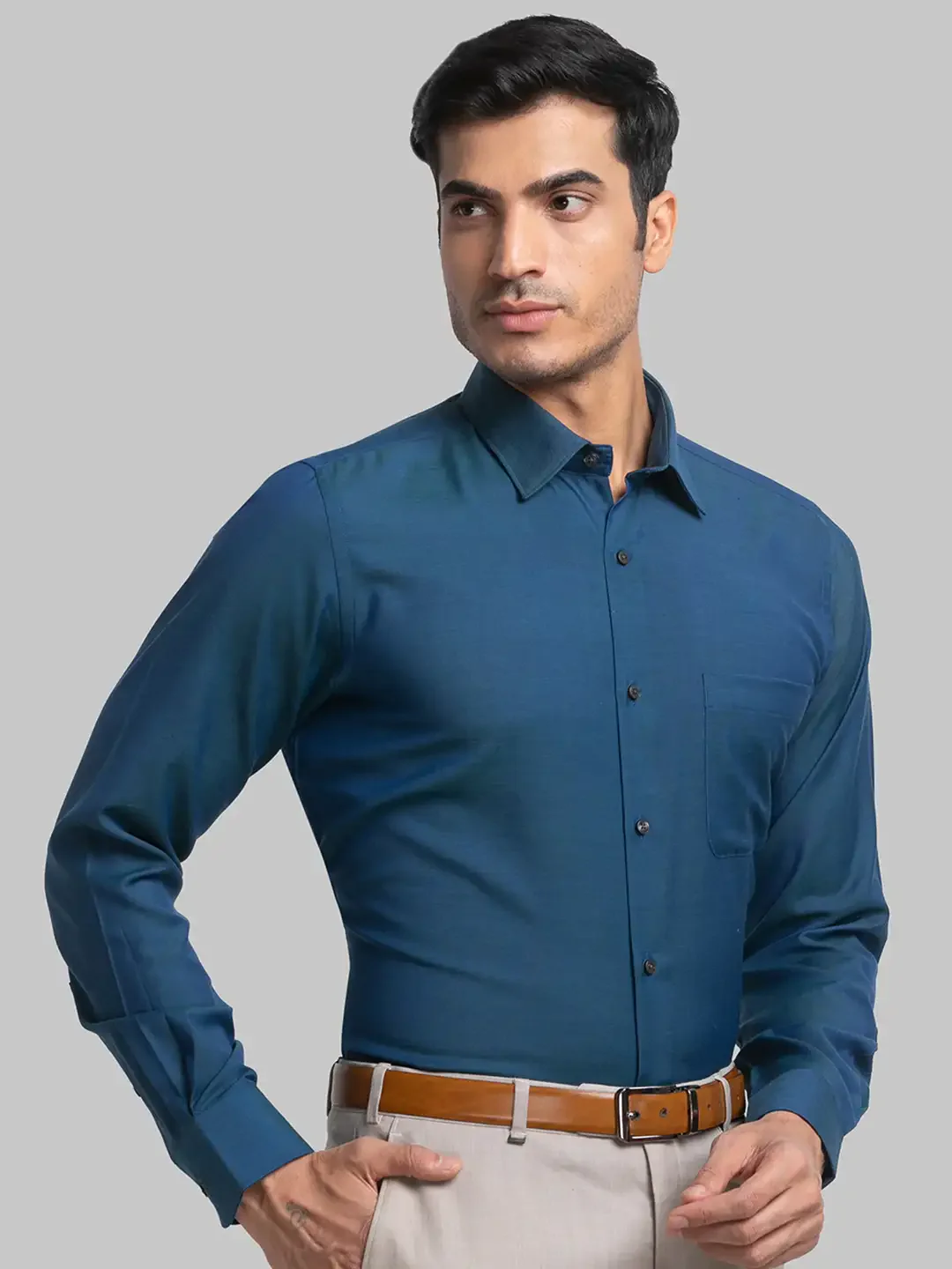 Men Green Contemporary Fit Solid Polyester Blend Cut Collar Shirts - Image 2