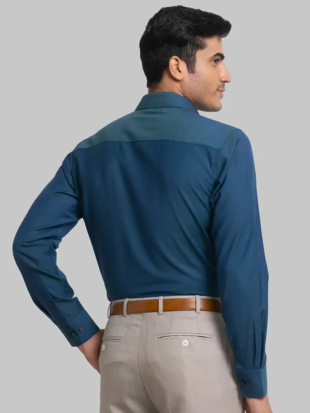 Men Green Contemporary Fit Solid Polyester Blend Cut Collar Shirts - Image 4