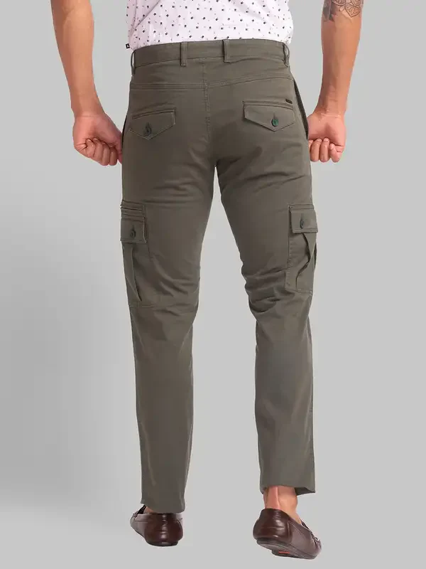 Men Green Lrt Fit Solid Cotton Blend Trouser - Image 4