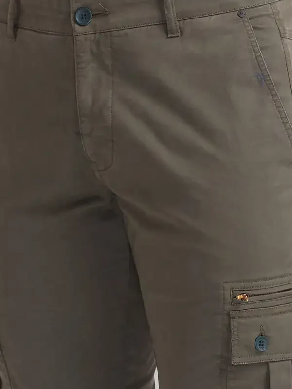 Men Green Lrt Fit Solid Cotton Blend Trouser - Image 6