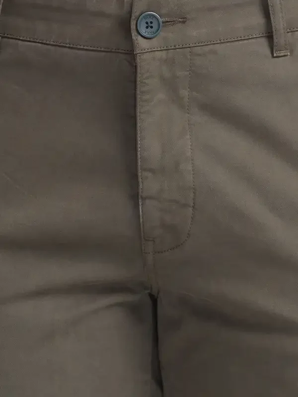 Men Green Lrt Fit Solid Cotton Blend Trouser - Image 7