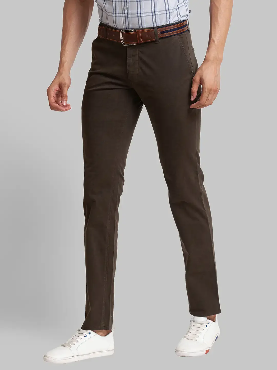 Men Green Lrt Fit Solid Cotton Blend Trouser - Image 3