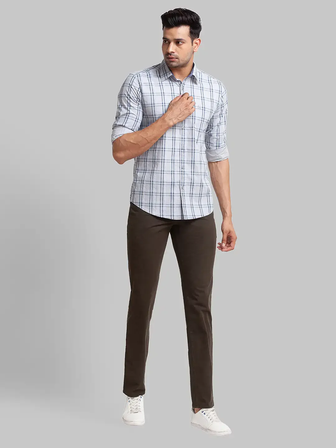 Men Green Lrt Fit Solid Cotton Blend Trouser - Image 5
