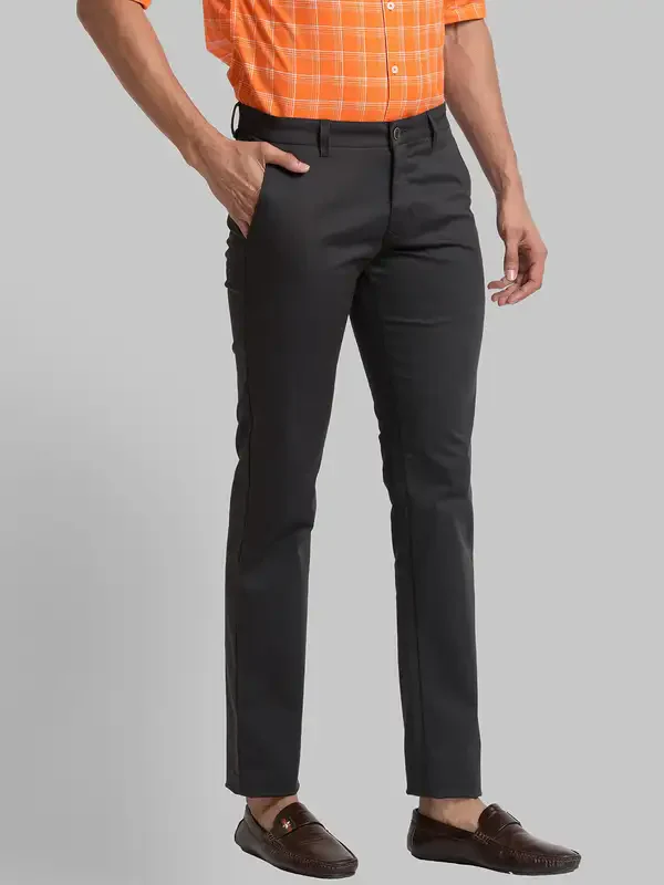 Men Green Lrt Fit Solid Cotton Blend Trouser - Image 2