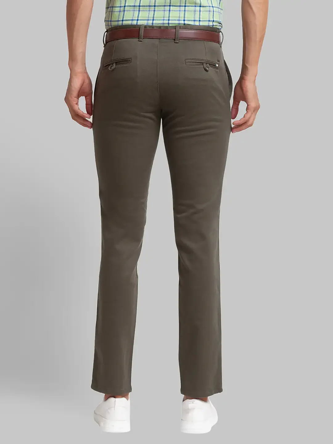 Men Green Lrt Fit Solid Cotton Blend Trouser - Image 4