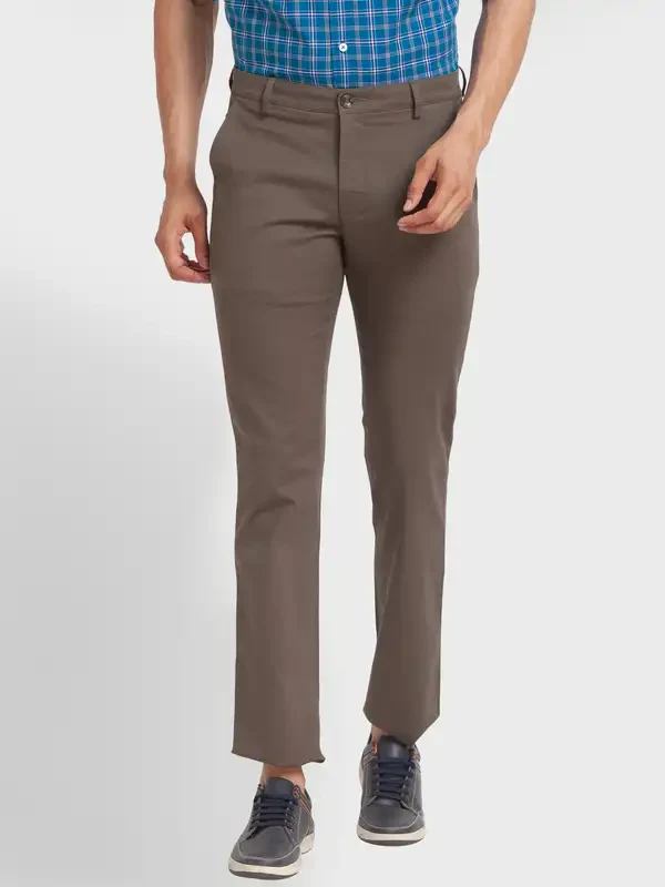 Men Green Nuvo Fit Solid Piece Dyed Cotton Blend Trouser