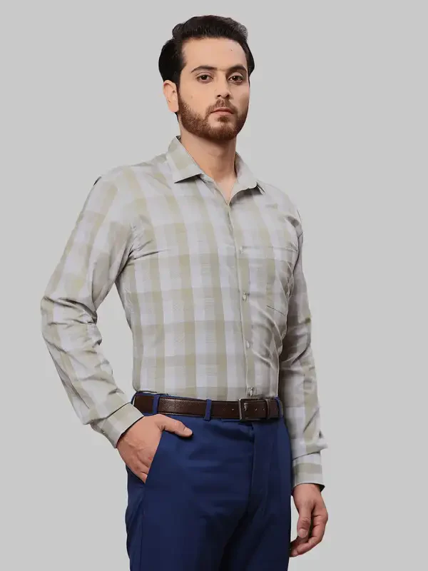 Men Green Slim Fit Checks Cotton Shirts - Image 2