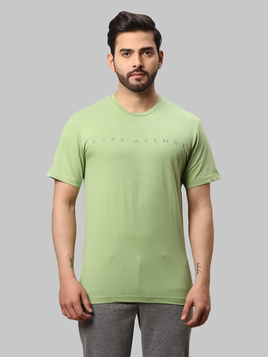 Men Green Slim Fit Solid Cotton Blend Crew Neck Collar T-Shirt