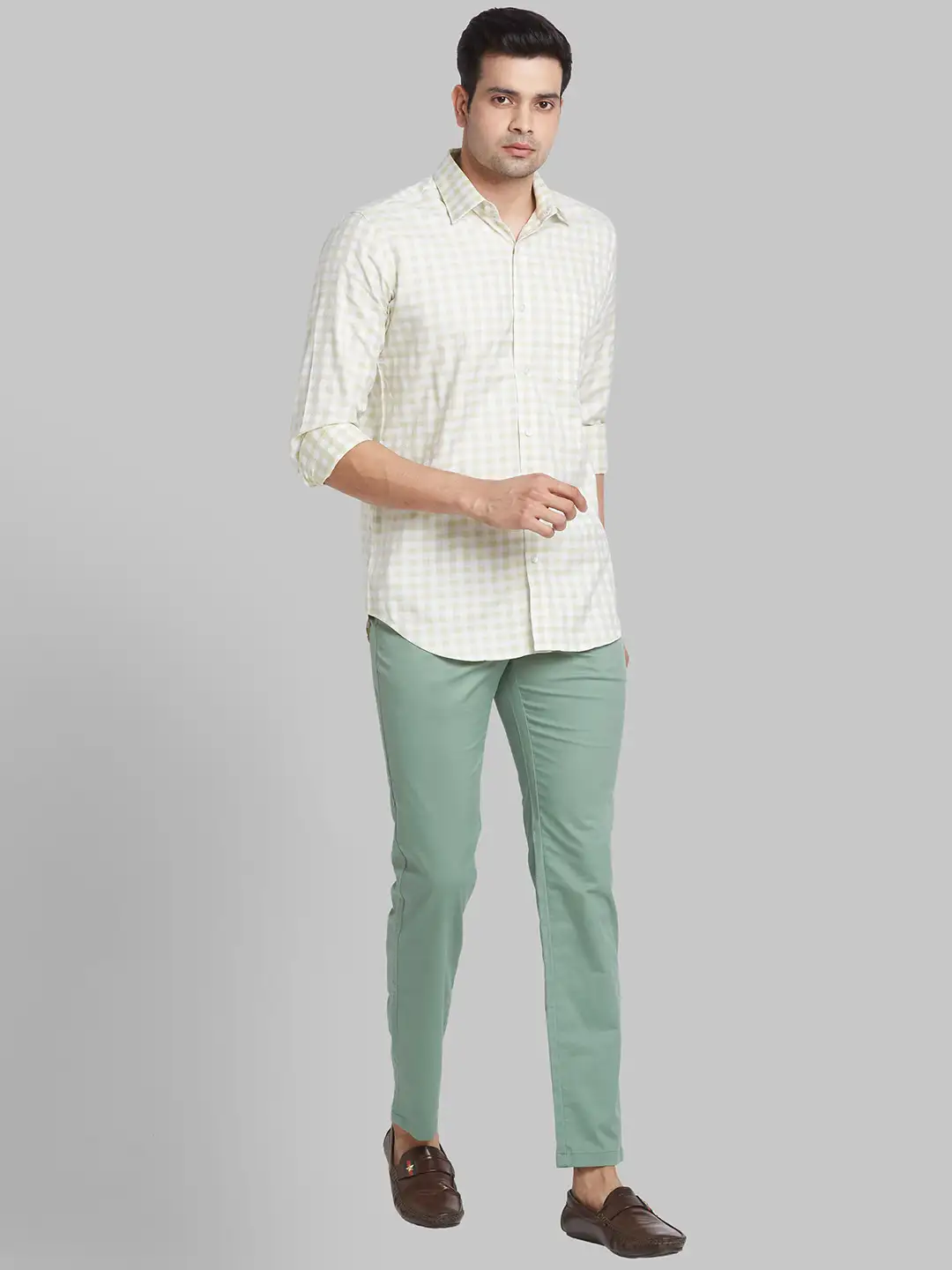 Men Green Slim Fit Solid Polyester Blend Trouser - Image 5