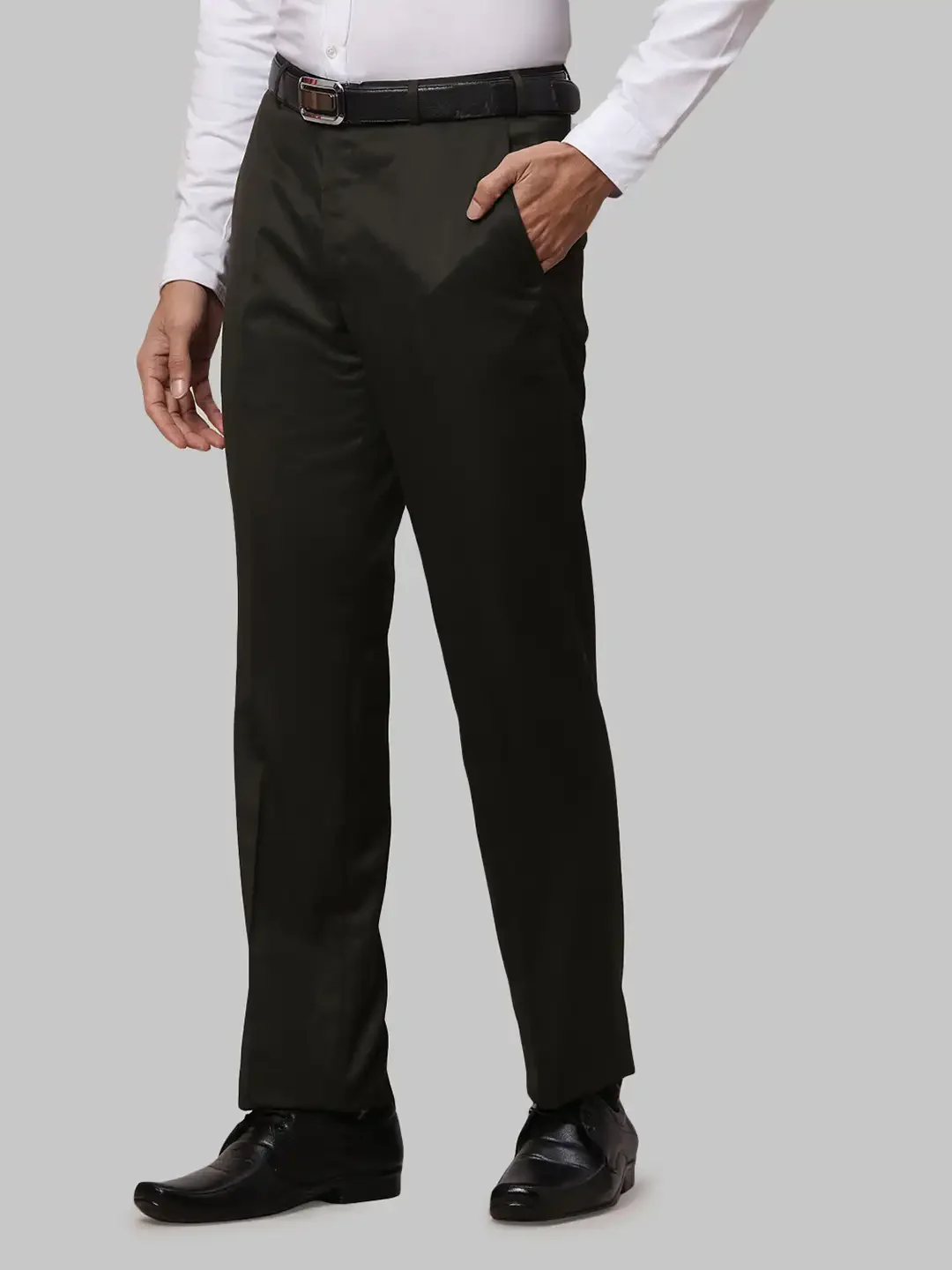 Men Green Smart Fit Twill Polyester Blend Trouser - Image 3