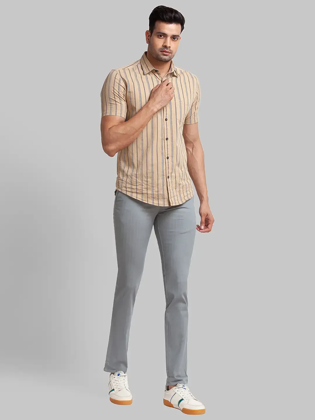 Men Green Super Slim Fit Solid Cotton Blend Trouser - Image 5