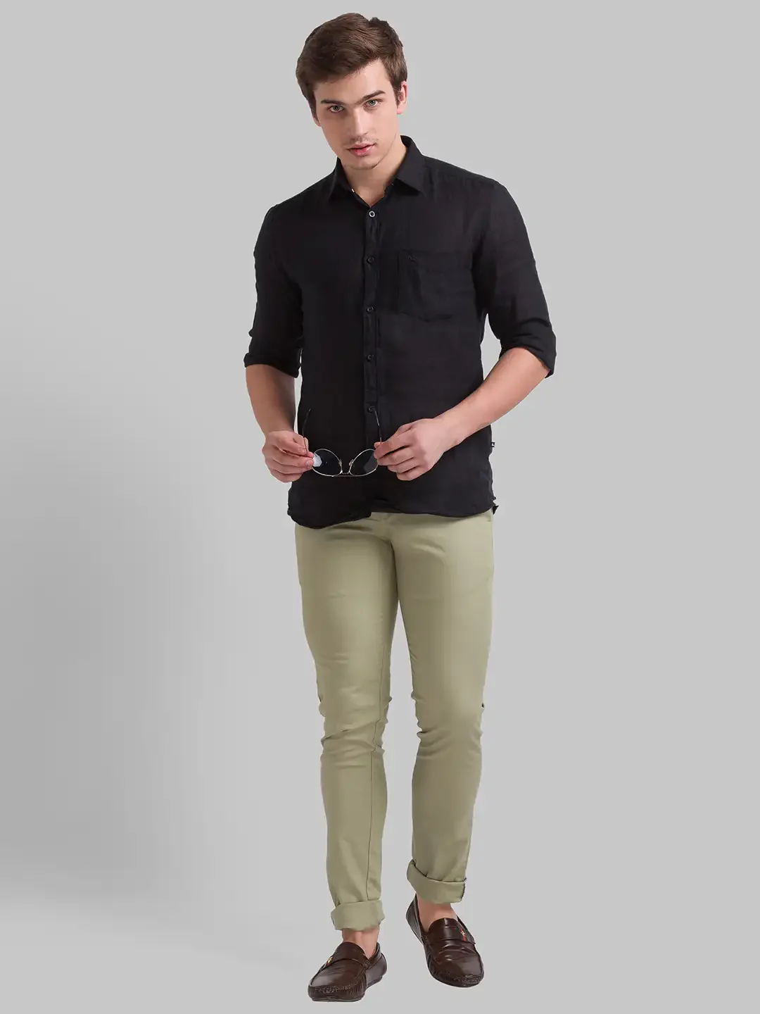 Men Green Super Slim Fit Solid Cotton Blend Trouser - Image 5
