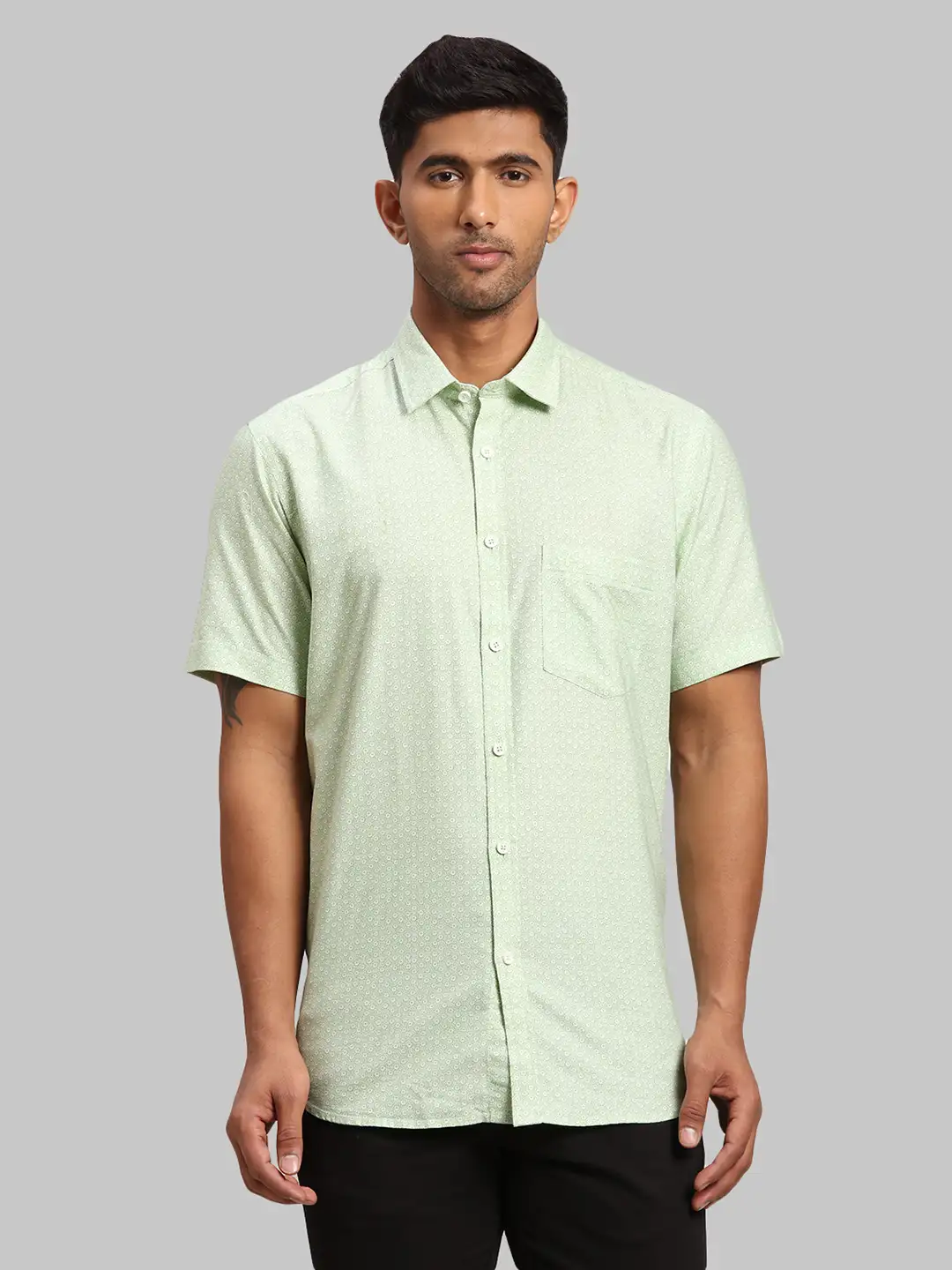 Men Green Tailored Fit Print Cotton Half Sleeve Shirts