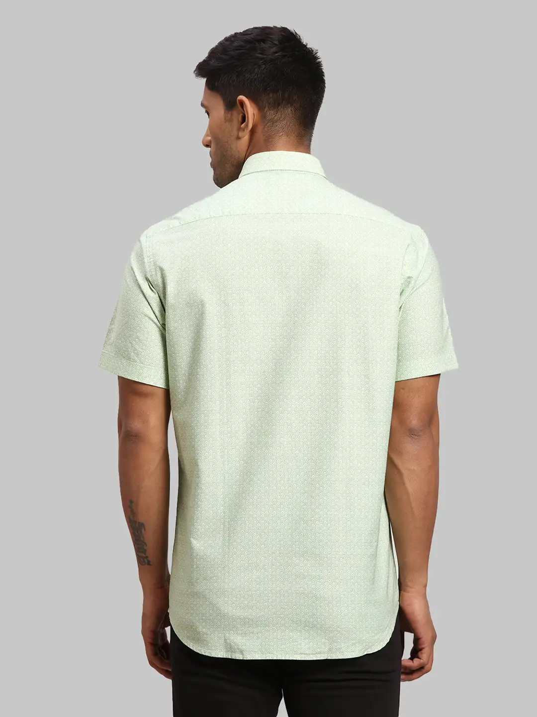 Men Green Tailored Fit Print Cotton Half Sleeve Shirts - Image 4