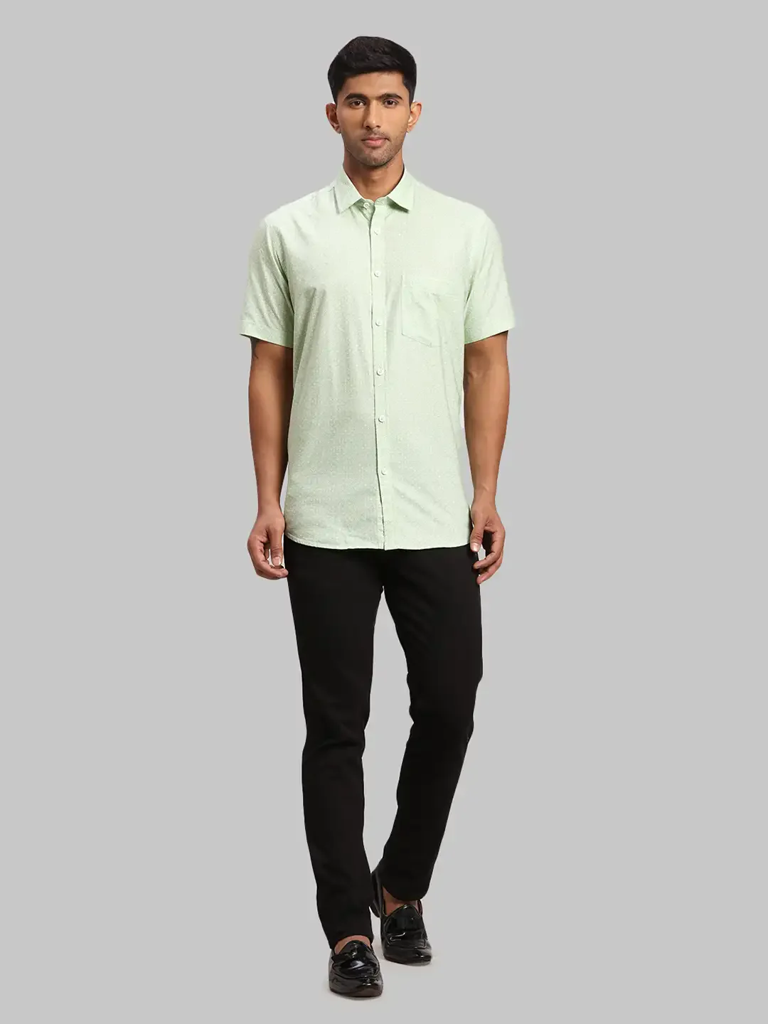 Men Green Tailored Fit Print Cotton Half Sleeve Shirts - Image 5