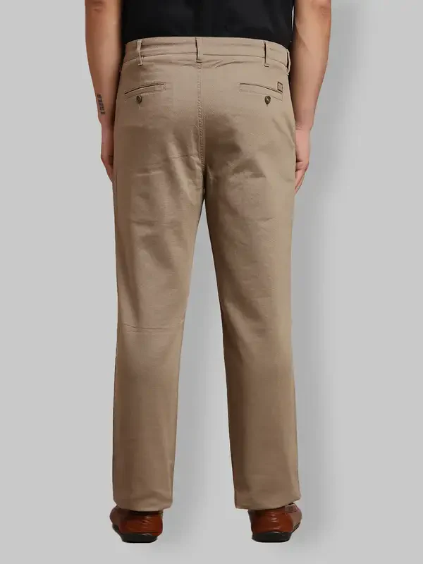 Men Green Tailored Fit Solid Piece Dyed Cotton Blend Trouser - Image 4