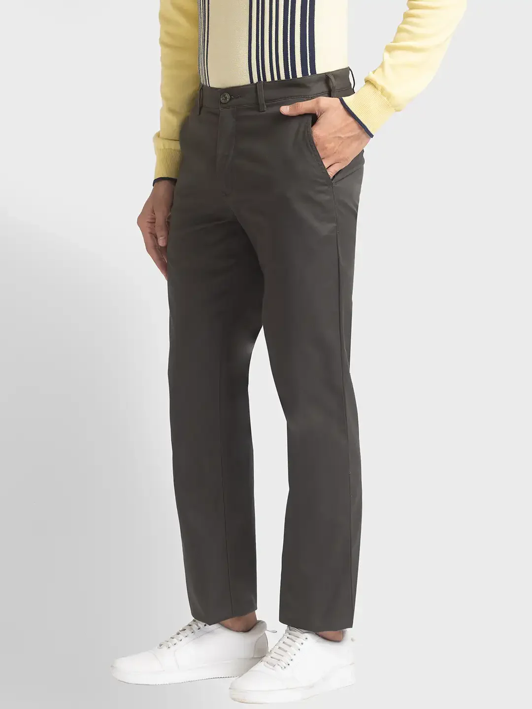 Men Green Tailored Fit Solid Piece Dyed Cotton Blend Trouser - Image 3