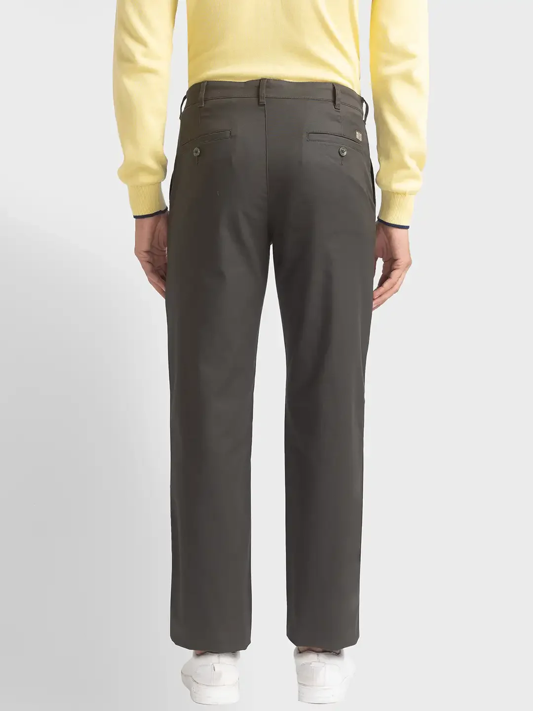 Men Green Tailored Fit Solid Piece Dyed Cotton Blend Trouser - Image 4