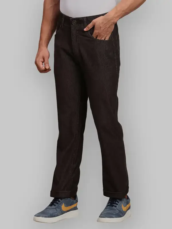 Men Green Tapered Fit Solid Cotton Blend Trouser - Image 3