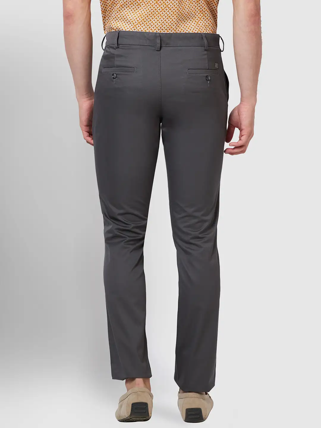 Men Grey Contemporary Fit Solid Piece Dyed Cotton Trouser - Image 4