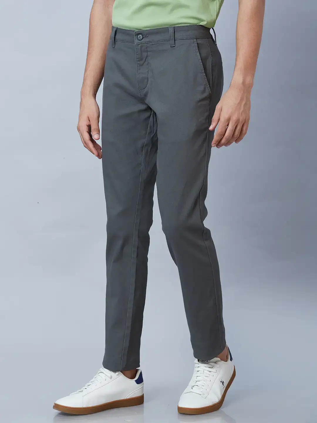 Men Grey Low Rise Tapered Fit Solid Cotton Blend Trouser - Image 3