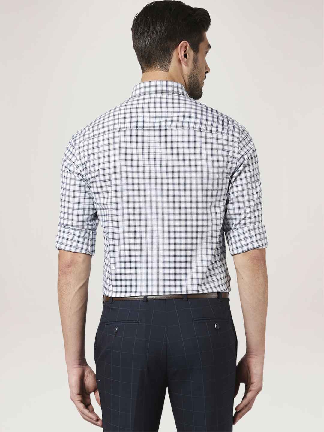 Men Grey Slim Fit Checks Cotton Cut Away Collar Shirts - Image 3