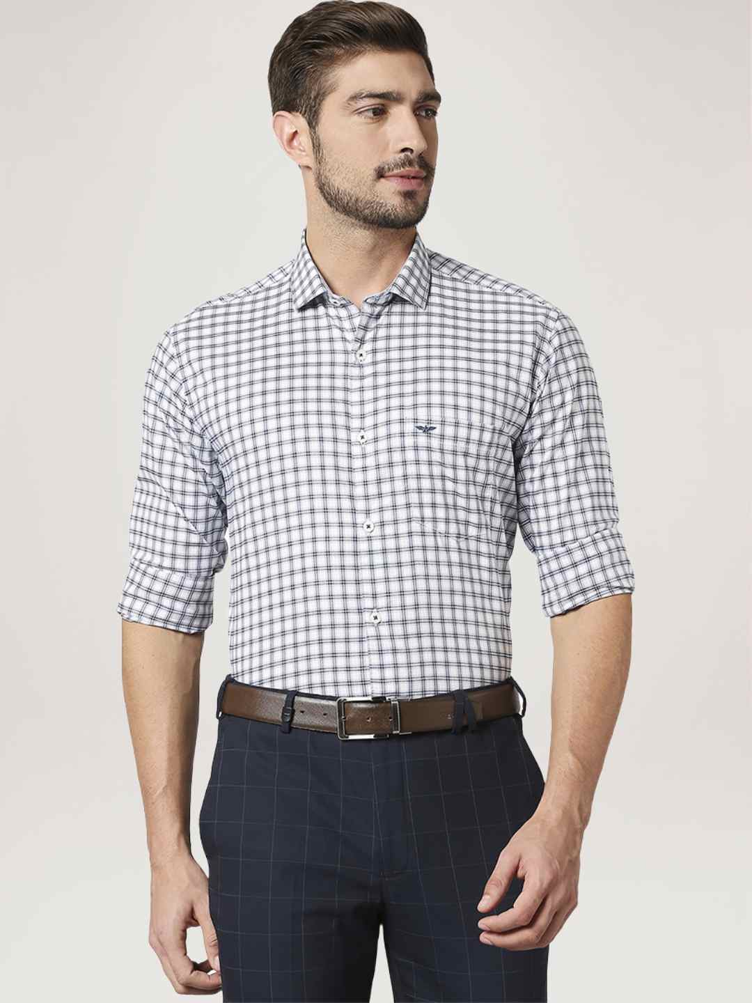 Men Grey Slim Fit Checks Cotton Cut Away Collar Shirts - Image 4