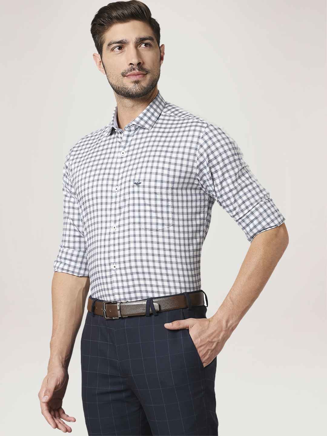Men Grey Slim Fit Checks Cotton Cut Away Collar Shirts - Image 6