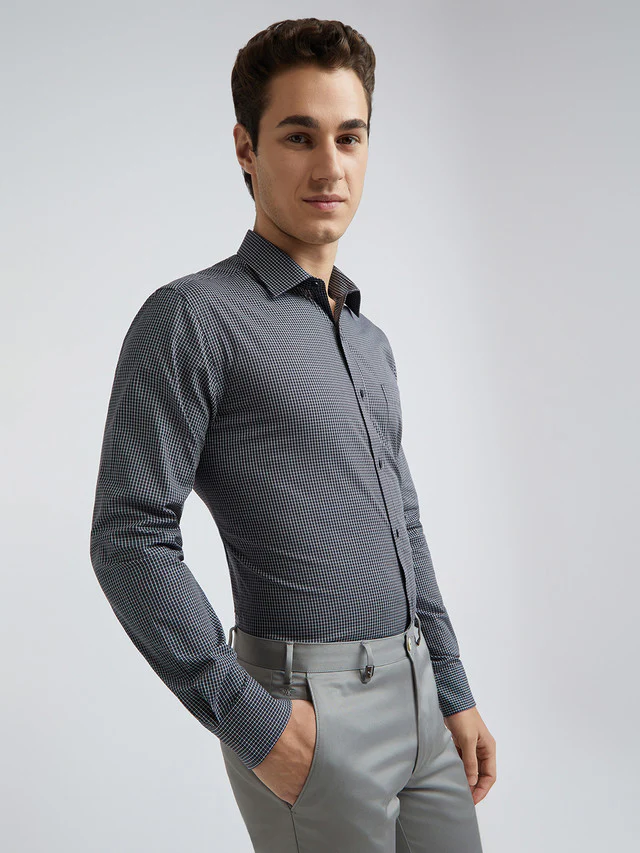 Park Avenue Men Grey Slim Fit Checks Cotton Shirts - Image 2