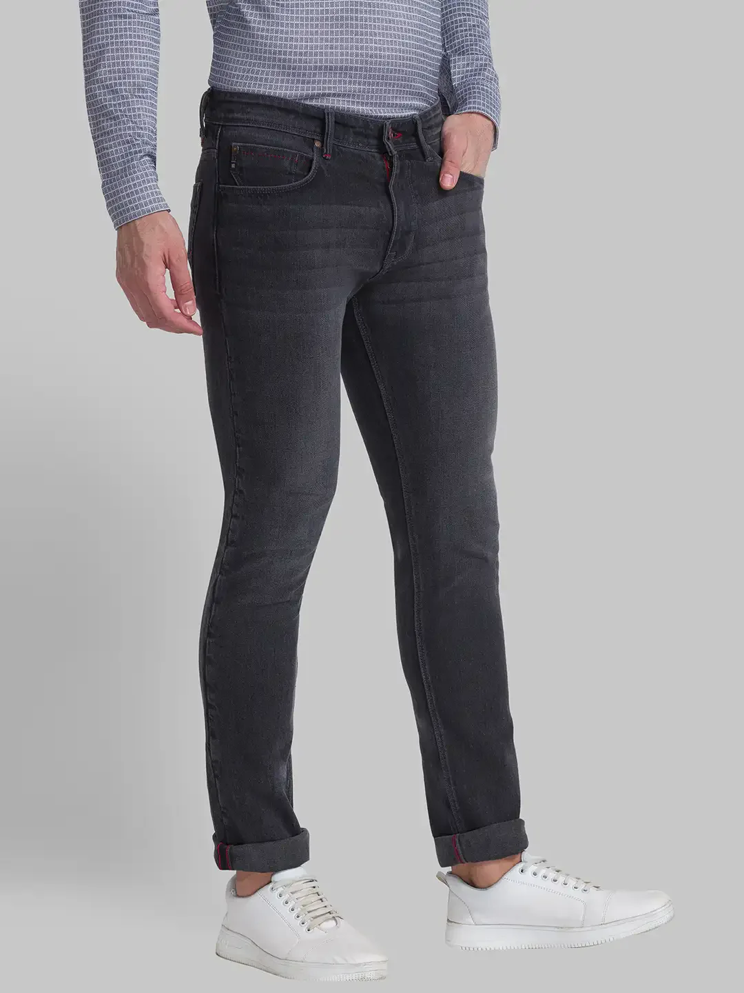 Men Grey Slim Fit Solid Cotton Blend Jeans - Image 2