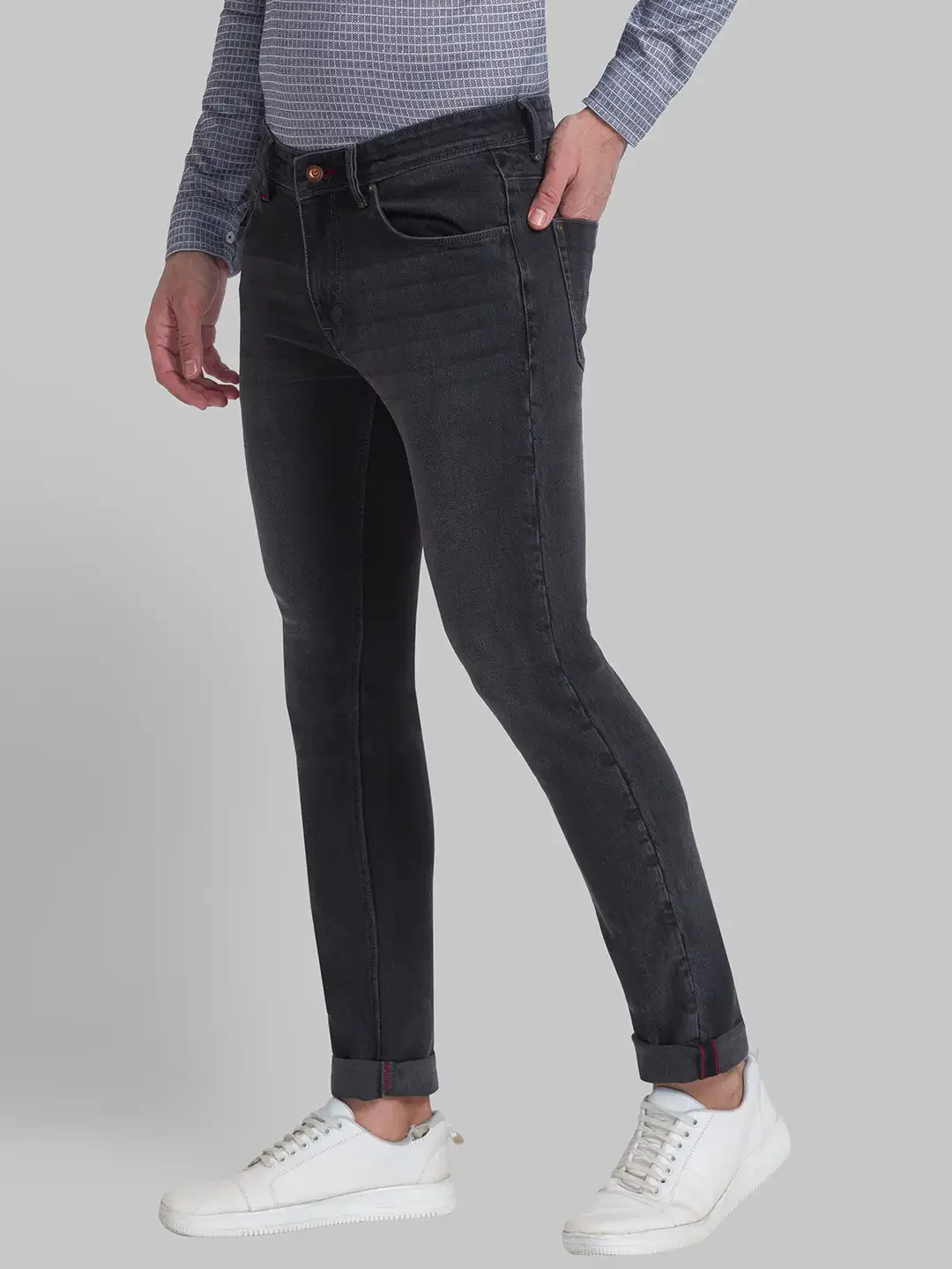 Men Grey Slim Fit Solid Cotton Blend Jeans - Image 3