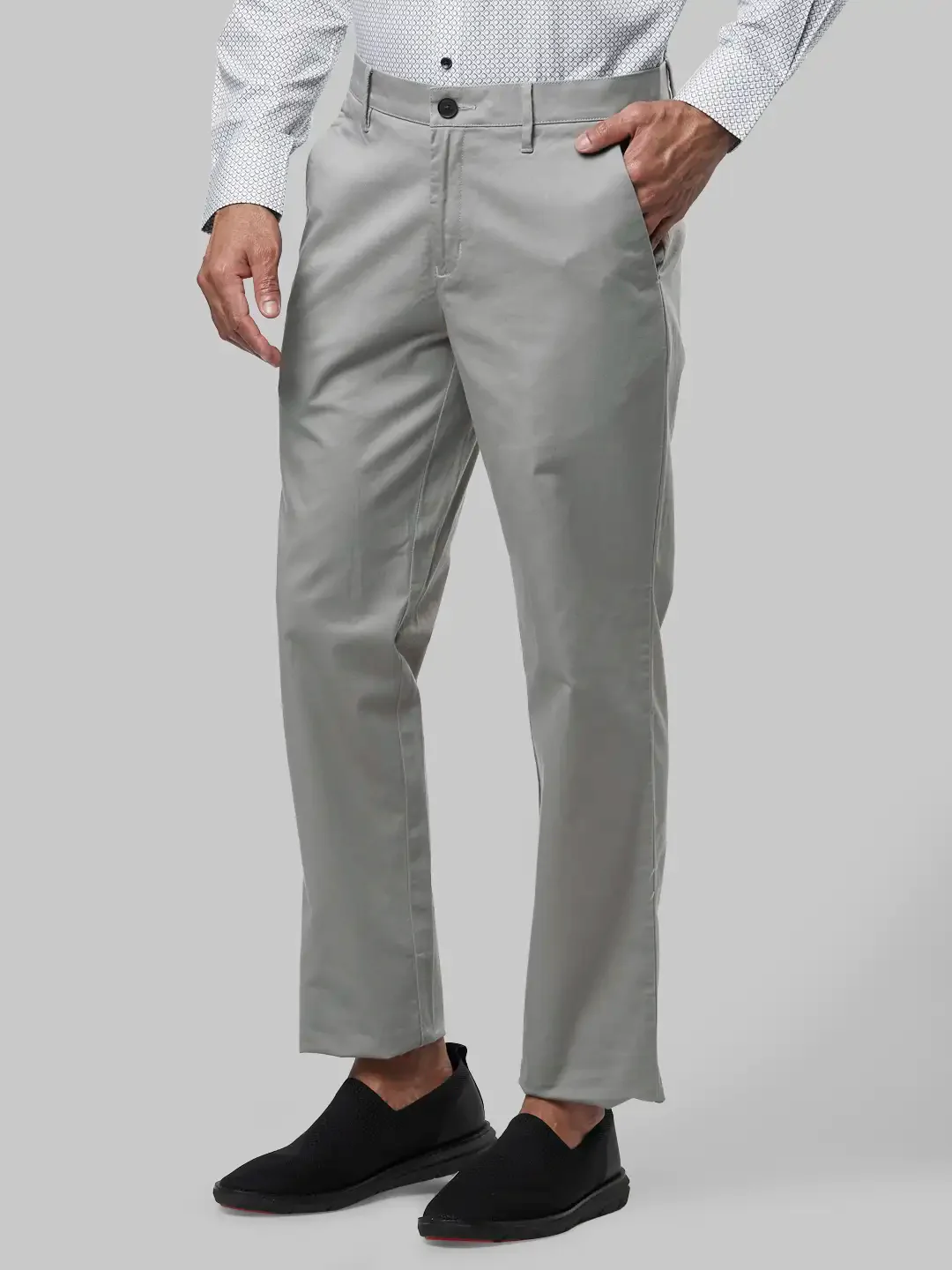 Men Grey Slim Fit Solid Cotton Blend Trouser - Image 3