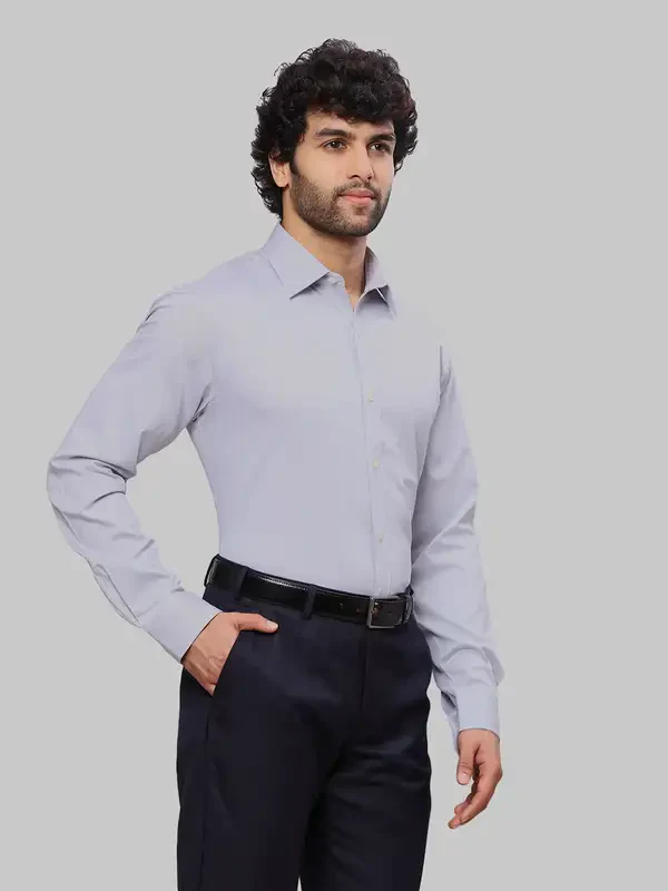 Men Grey Slim Fit Solid Cotton Shirts - Image 2
