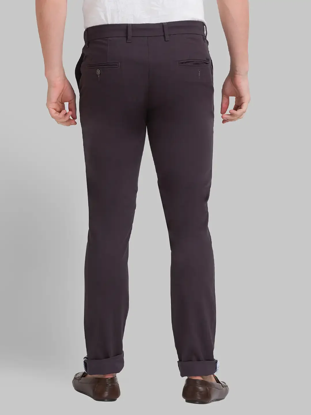 Men Grey Super Slim Fit Solid Cotton Blend Trouser - Image 4